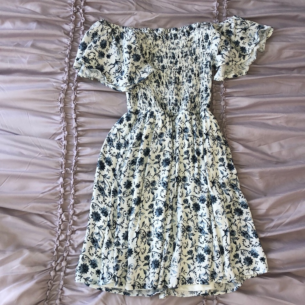 Kendall & Kylie Off-the-shoulder floral dress